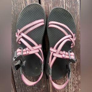 Women’s Chacos Zx/ 1 Pink stripes Sz 7